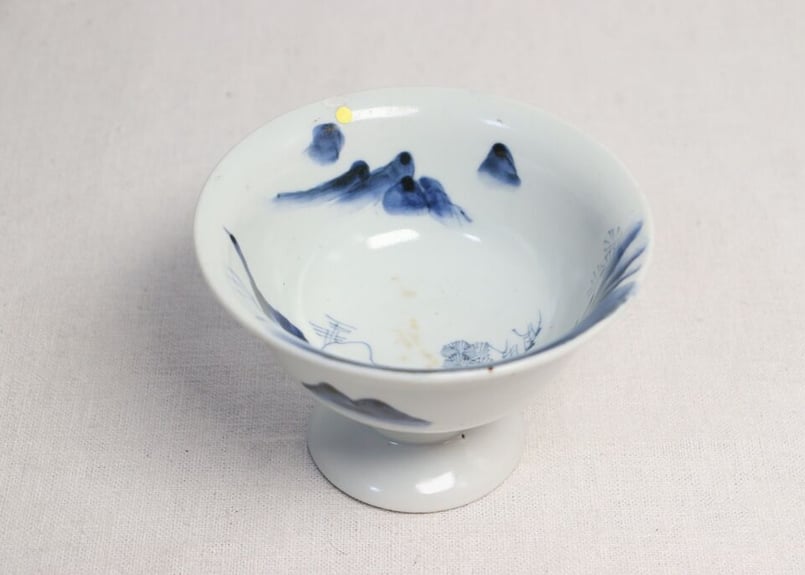 珍図！ヤドカリ　染付　入隅　四方豆皿・平盃（一対） 珍図！ヤドカリ 染付 入隅 四方豆皿・平盃（一対）