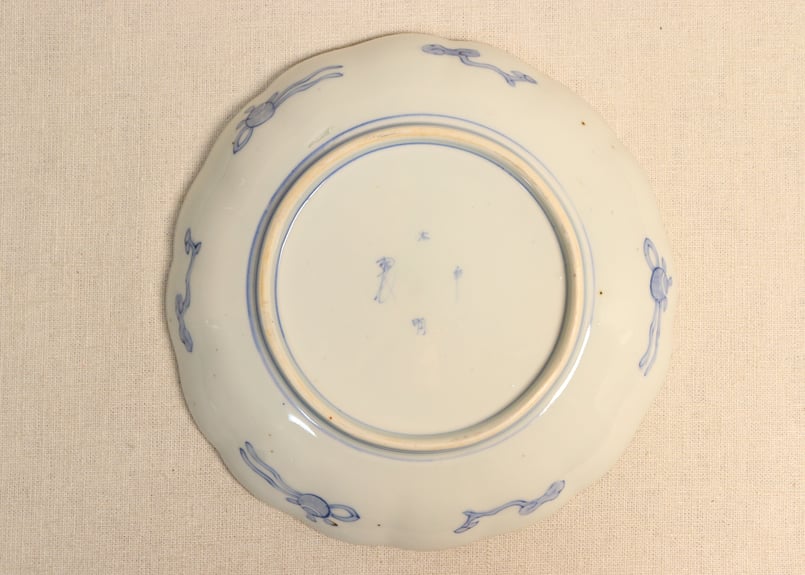 明治前期色絵柴垣に梅と龍図通り物7寸皿 | 吉祥寺PukuPuku