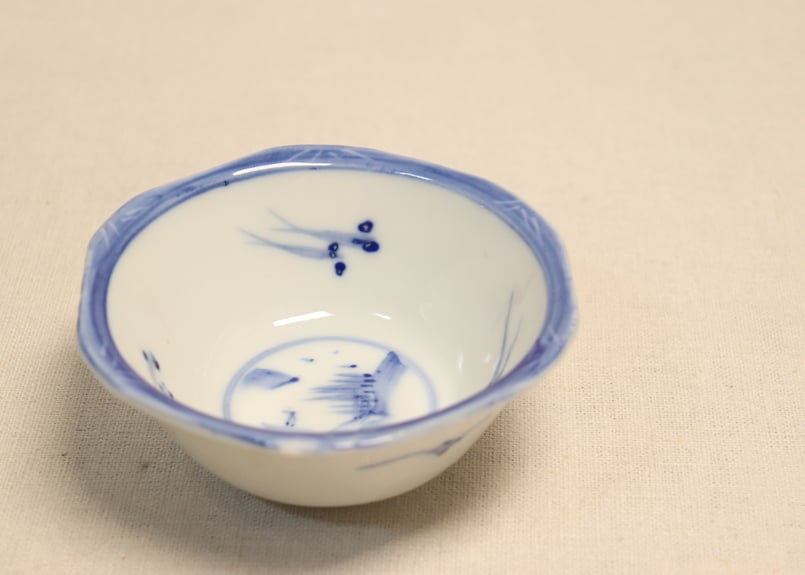 大正～昭和戦前染付メダカ図六角小鉢 | 吉祥寺PukuPuku