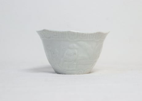 江戸中期白磁陽刻人物と漢詩図八角向付　部分甘手