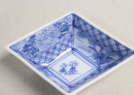 明治後期~大正染付牡丹と山水図菱形小鉢①