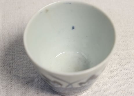 江戸中期染付牡丹図猪口 ニュウ