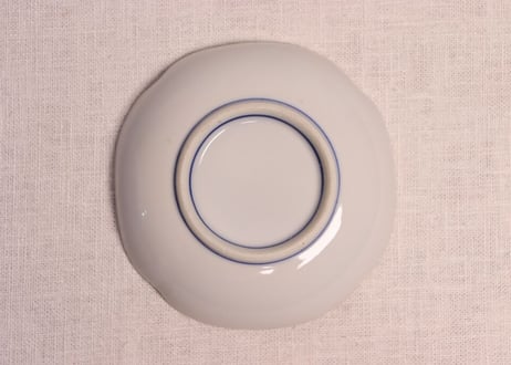 大正～昭和戦前吹き墨兎図小皿　小ホツ