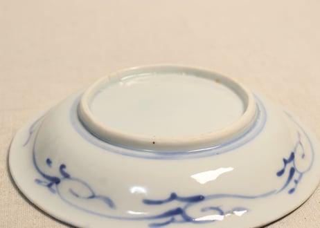 明治前期陰刻染付浦島太郎図6寸皿③　高台窯傷
