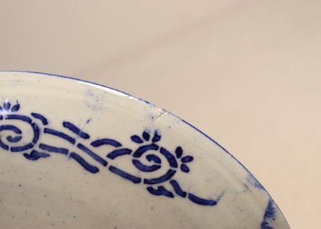 明治後期～大正紙刷微塵唐草図8寸皿② かたつき