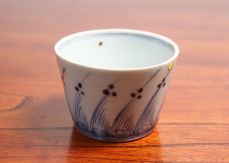 江戸後期染付秋草に露図猪口①ノミホツ