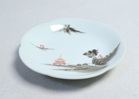 明治後期～大正赤絵金彩山水図通り物5.5寸皿