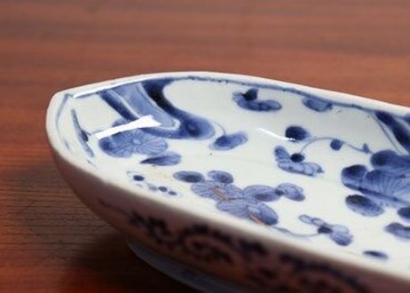 江戸中期染付流水に菊図舟形皿③ 金直し