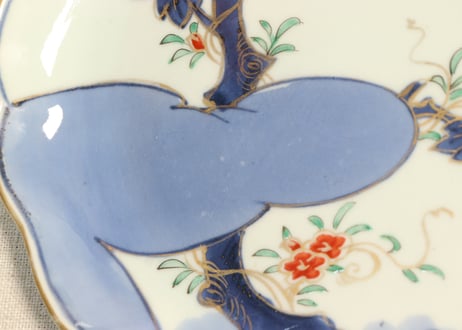 江戸中期色絵桐に蔦花図7寸皿③黒点
