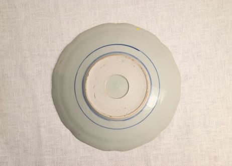 明治後期~大正銅判染付山水図9寸皿　ノミホツ,窯傷