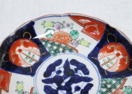 明治前期色絵三方に菊図小皿①　甘手,見込み濃いめ