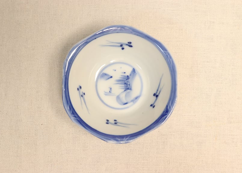 大正～昭和戦前染付メダカ図六角小鉢 | 吉祥寺PukuPuku