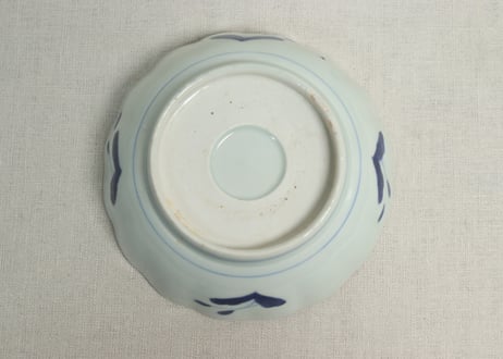 江戸幕末赤絵染付秋海棠と蝶図通り物大なます皿