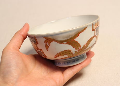 明治前期色絵芭蕉と亀甲図蒸茶碗　黒点