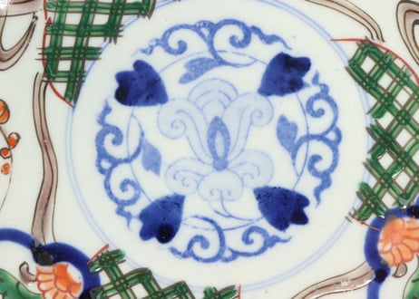明治前期色絵牡丹と梅図6寸皿②窯傷