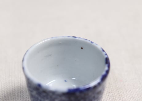 明治前期紙刷微塵唐草に松竹図小猪口