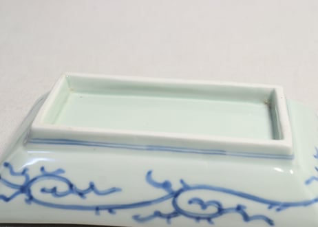 江戸幕末染付線描き牡丹図長皿 かたつき