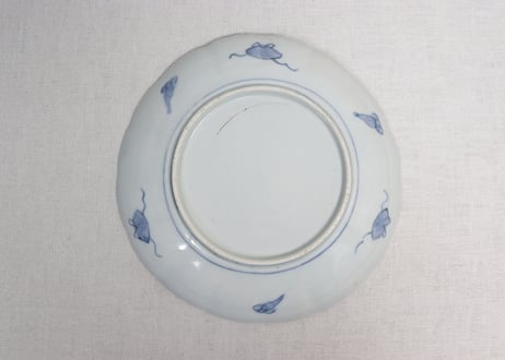明治前期色絵六方に牡丹と水仙図7寸皿②かたつき