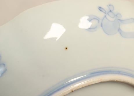 明治前期色絵柘榴と人物図7寸皿②　フリモノ　少カタツキ