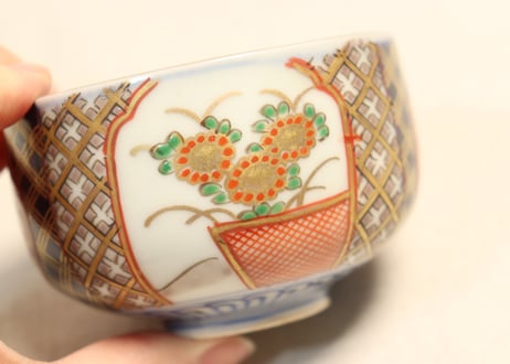 明治前期色絵菊と牡丹図湯呑