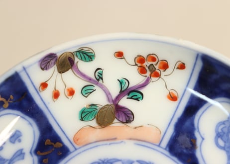 明治後期～大正銅判色絵花と宝尽くし図小皿