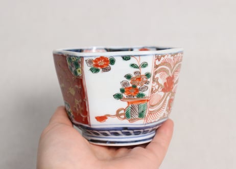 明治前期色絵花と唐草図六角向付②小ニュウ