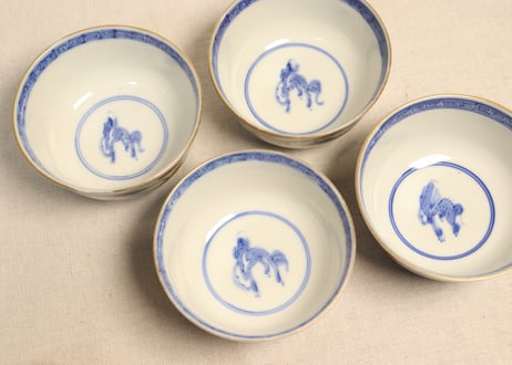 明治前期金彩染付山水図通り物飯茶碗