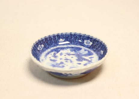 江戸幕末染付双龍と山葡萄図ギザ縁小皿