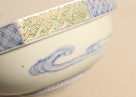明治前期色絵三方に鳳凰図十角縁９寸鉢　擦れ有り