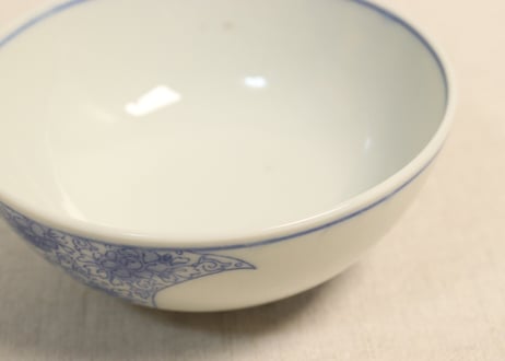明治後期～大正銅判幾何学文に花と割絵図飯茶碗