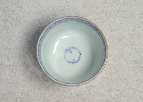 明治前期色絵牡丹唐草と蝶図向付　釉剥げ