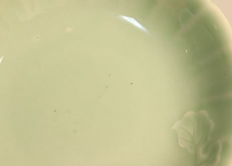 大正～昭和戦前青磁陽刻菊図小皿