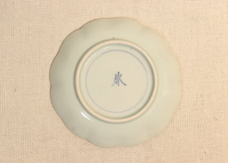 江戸中期染付三方に菊図小皿③　ノミホツ