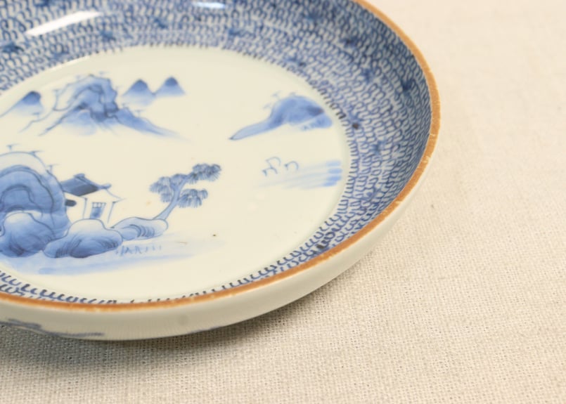 江戸幕末染付山水に微塵唐草図5寸皿① | 吉祥寺PukuPuku