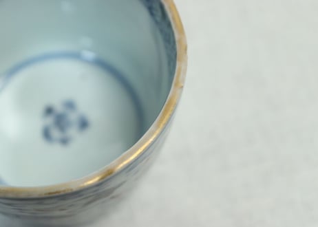 江戸後期赤絵金彩宝尽くし図猪口 小ホツ