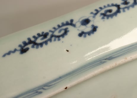 江戸中期染付蛸唐草図長皿