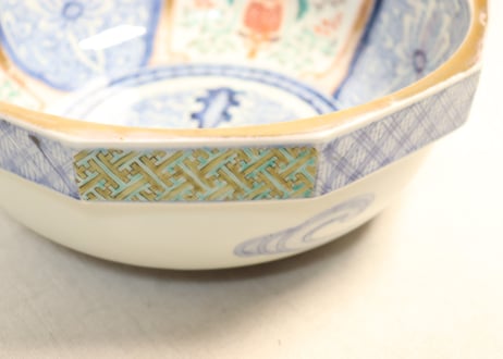 明治前期色絵三方に鳳凰図十角縁９寸鉢　擦れ有り