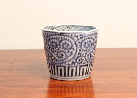 皿■渦福 明 色絵染付 四角皿 花篭 唐草 花尽くし 赤絵 時代物 骨董品■ 4号皿 染付瓔珞紋時代画風 庄三 SH-01-S – SEIKOU ONLINE