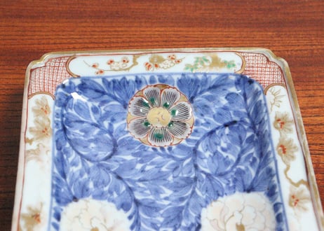 江戸中期色絵総柄牡丹図長皿③　あたり傷