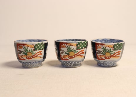 明治前期色絵牡丹と烏帽子図向付