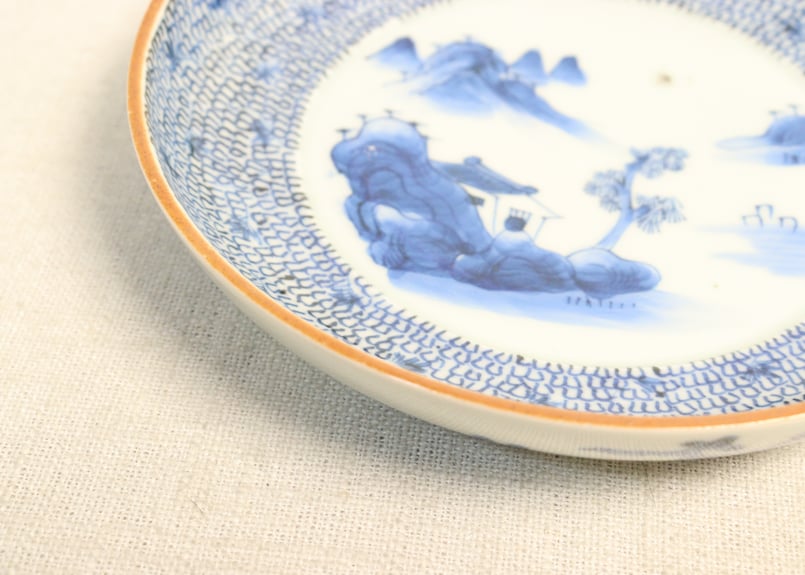 江戸幕末染付山水に微塵唐草図5寸皿②フリモノ | 吉祥寺PukuPuku