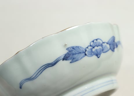 江戸幕末色絵牡丹と青玉図通り物大なます皿　染料飛び,窯傷
