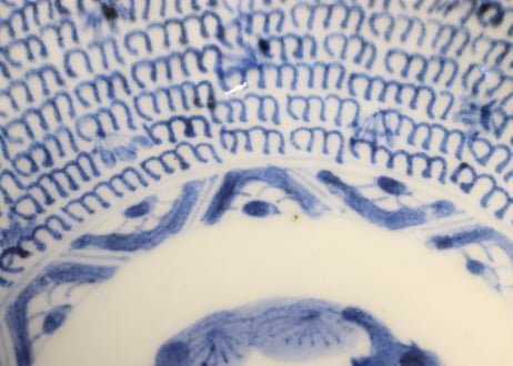 江戸幕末染付微塵唐草図6寸皿④　ノミホツ,少甘手,かたつき