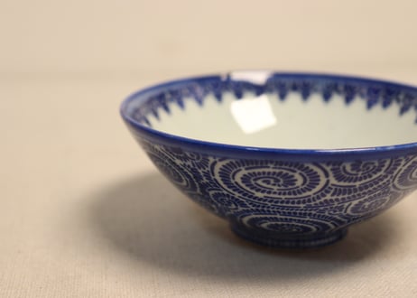 明治前期紙刷蛸唐草図蓋茶碗