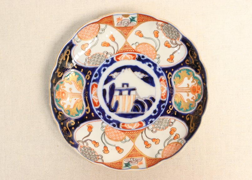 明治前期色絵富士と牡丹図7寸皿③小ニュウ | 吉祥寺PukuPuku