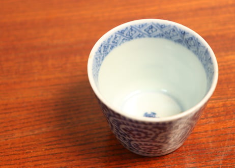 江戸中期染付蛸唐草図小猪口②ノミホツ,かたつき