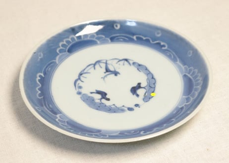 江戸中期染付墨弾き三方に花図6寸皿 カマキズ