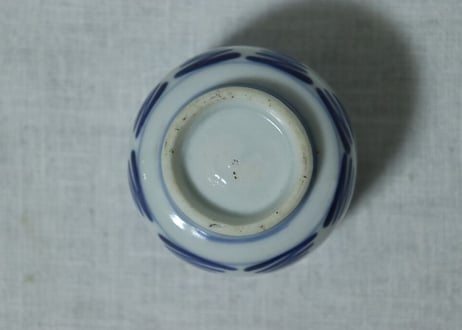 明治前期染付よろけ文ころ茶碗 窯傷