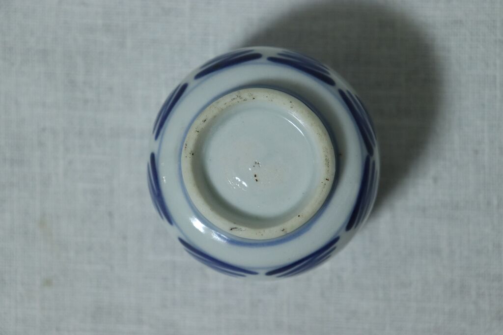 明治前期染付よろけ文ころ茶碗 窯傷 | 吉祥寺PukuPuku