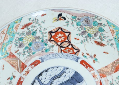明治前期色絵菊と蝶図尺３寸皿